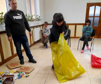 Rozvojový tím v akcii / Triedenie odpadu - foto