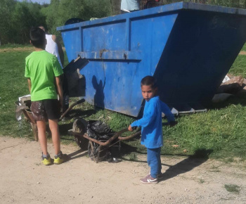 Rozvojový tím v akcii / Pre čistejší Bzenov - foto