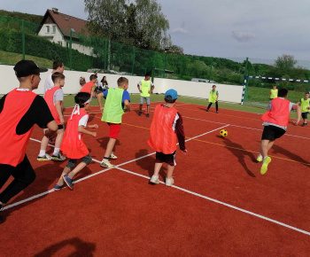Rozvojový tím v akcii / Športové popoludnie v Bzenove - foto