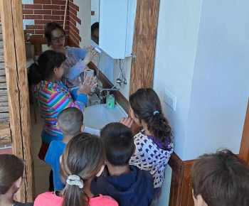 Rozvojový tím v akcii / Prevencia umývania rúk - foto