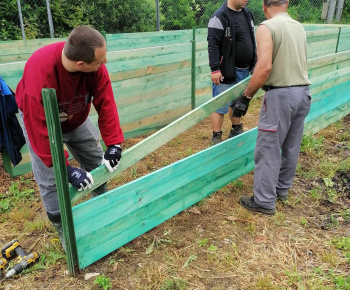 Rozvojový tím v akcii / Kompostovanie pre všetkých obyvateľov obce - foto