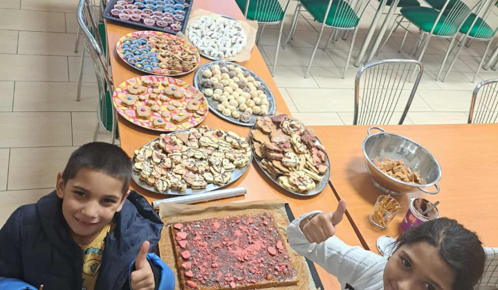 1. fotografia fotogalérie Rozvojový tím v akcii / Vianočná pekárnička v Mami klube  - foto