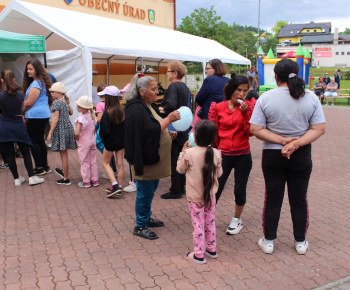 Rozvojový tím v akcii / Medzinárodný deň detí v Bzenove - foto