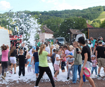 Rozvojový tím v akcii / Medzinárodný deň detí v Bzenove - foto