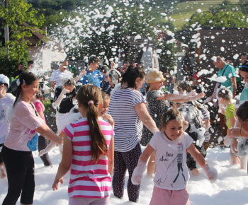Rozvojový tím v akcii / Medzinárodný deň detí v Bzenove - foto