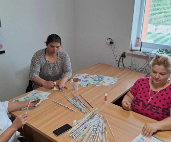 Rozvojový tím v akcii / Výroba dekoračných košíkov - foto