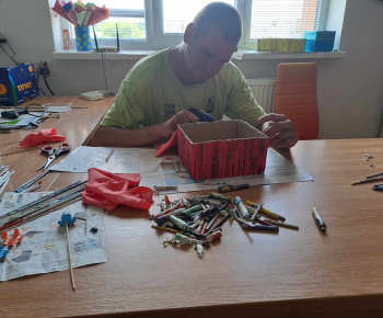 Rozvojový tím v akcii / Výroba dekoračných košíkov - foto