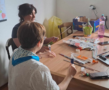 Rozvojový tím v akcii / Výroba dekoračných košíkov - foto