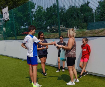 Rozvojový tím v akcii / Športové hry pre deti - foto