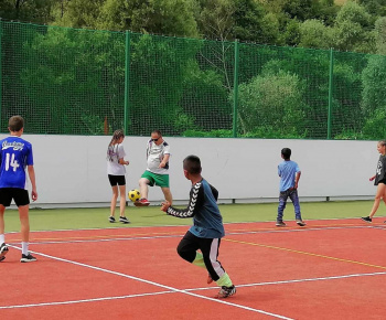 Rozvojový tím v akcii / Športové hry pre deti - foto