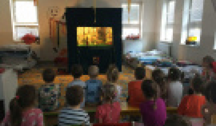 4. fotografia fotogalérie Rozvojový tím v akcii / Divadielko Gašparko – Perníková chalúpka  - foto