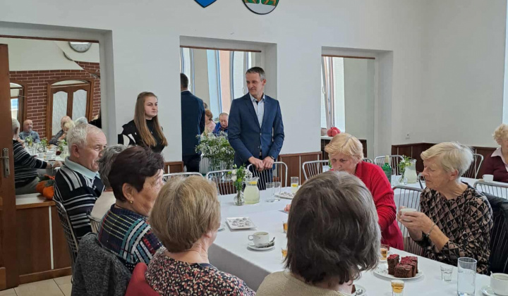 3. fotografia fotogalérie Rozvojový tím v akcii / Október patrí našim seniorom - foto