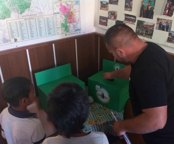 Rozvojový tím v akcii / Triedenie elektroodpadu - foto