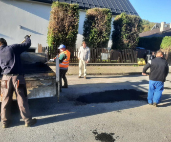 Rozvojový tím v akcii / Oprava cesty - foto