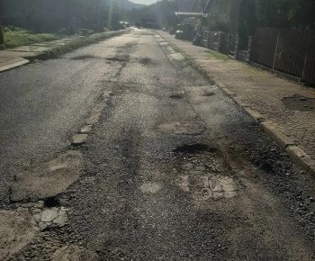 Rozvojový tím v akcii / Oprava cesty - foto