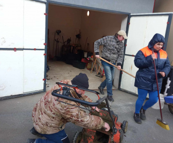 Rozvojový tím v akcii / Usporiadanie a údržba pracovného náradia - foto