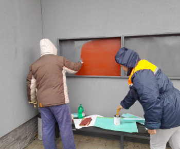 Rozvojový tím v akcii / Rekonštrukciu a vynovenie úradnej tabule - foto