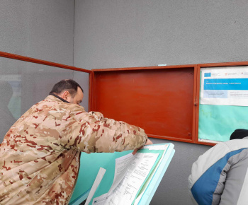 Rozvojový tím v akcii / Rekonštrukciu a vynovenie úradnej tabule - foto