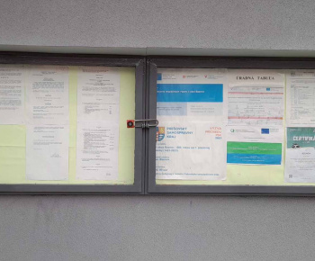 Rozvojový tím v akcii / Rekonštrukciu a vynovenie úradnej tabule - foto