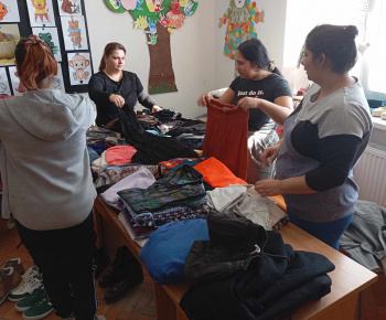 Rozvojový tím v akcii / Odevná banka - foto