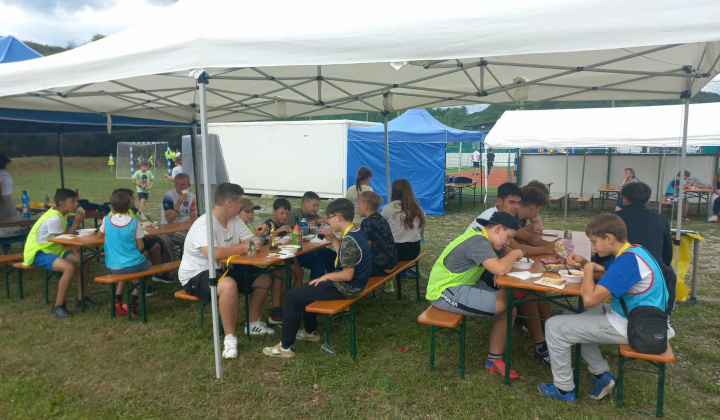 44. fotografia fotogalérie Rozvojový tím v akcii / Športový deň obce Bzenov - foto