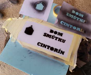 Rozvojový tím v akcii / Osadenie a výroba informačných značení v obci - foto