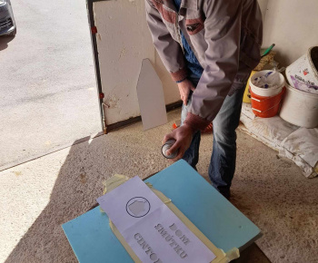 Rozvojový tím v akcii / Osadenie a výroba informačných značení v obci - foto