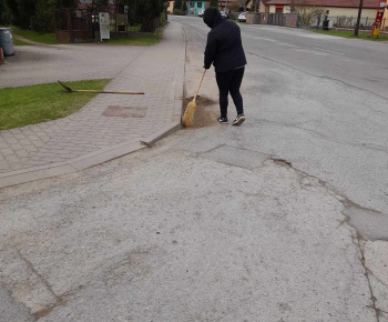 Rozvojový tím v akcii / Jarná údržba ciest - foto