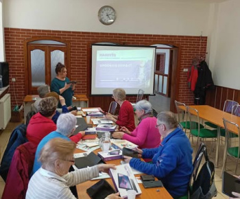 Rozvojový tím v akcii / Digitálni seniori – Spoločne objavujeme svet technológií - foto