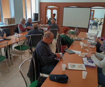 Rozvojový tím v akcii / Digitálni seniori – Spoločne objavujeme svet technológií - foto