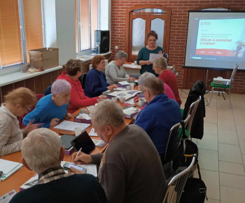 Rozvojový tím v akcii / Digitálni seniori – Spoločne objavujeme svet technológií - foto