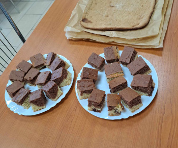 Rozvojový tím v akcii / Spoločné predveľkonočné pečenie - foto