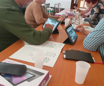 Rozvojový tím v akcii / Digitálni seniori v Bzenove - foto