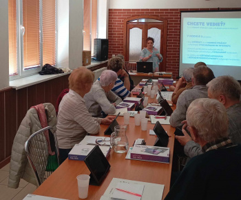 Rozvojový tím v akcii / Digitálni seniori v Bzenove - foto