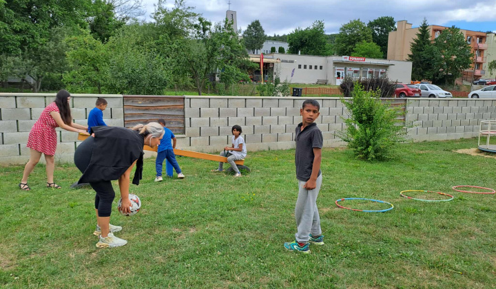 6. fotografia fotogalérie Rozvojový tím v akcii / Piknik plný radosti a priateľstva - foto