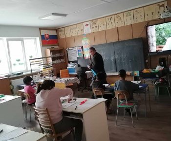 Rozvojový tím v akcii /  Obrázky z krepového papiera – Kreatívne vzdelávanie! - foto