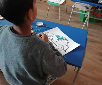 Rozvojový tím v akcii /  Obrázky z krepového papiera – Kreatívne vzdelávanie! - foto