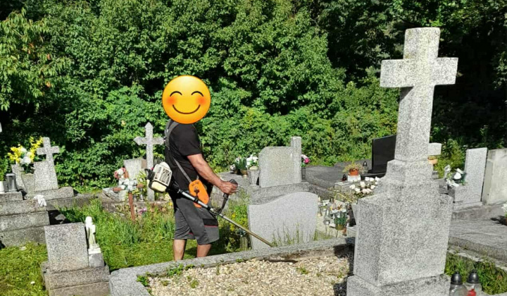 3. fotografia fotogalérie Rozvojový tím v akcii / Starostlivosť o obecný cintorín - foto