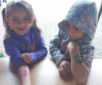 Rozvojový tím v akcii / Medzinárodný deň detí v Bzenove - foto