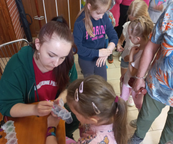 Rozvojový tím v akcii / Medzinárodný deň detí v Bzenove - foto