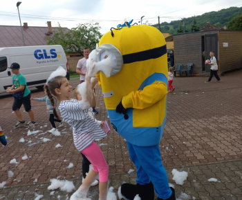 Rozvojový tím v akcii / Medzinárodný deň detí v Bzenove - foto