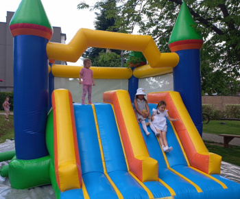 Rozvojový tím v akcii / Medzinárodný deň detí v Bzenove - foto