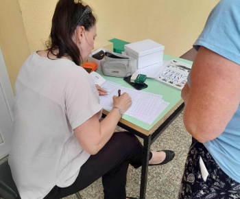 Rozvojový tím v akcii / Vakcinácia psov v našej obci - foto