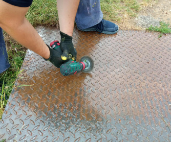 Rozvojový tím v akcii / Revitalizácia prechodovej lávky - foto