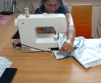 Rozvojový tím v akcii / Šijem, šiješ, šijeme - foto