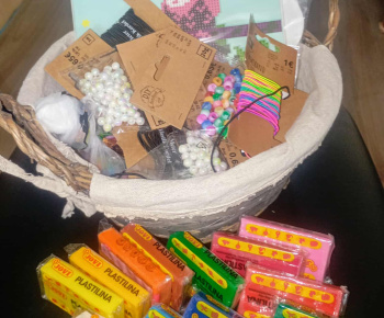 Rozvojový tím v akcii / Uviaž si farbičky na ručičky - foto