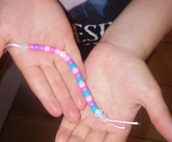 Rozvojový tím v akcii / Uviaž si farbičky na ručičky - foto