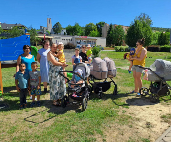 Rozvojový tím v akcii / Kočíková prechádzka – spoločné chvíle v prírode  - foto