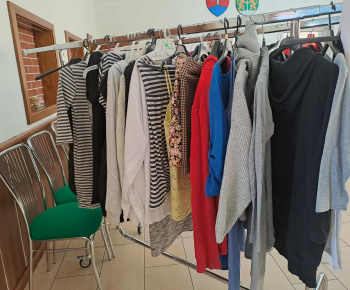 Rozvojový tím v akcii / Burza šatstva a kníh - foto