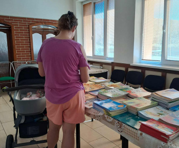 Rozvojový tím v akcii / Burza šatstva a kníh - foto